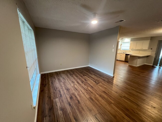 Building Photo - Newly Updated 4 Bedroom House for Rent, ne...