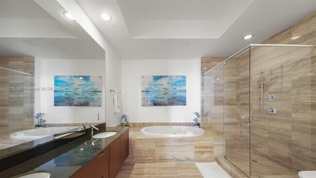 Building Photo - 16001 Collins Ave