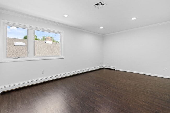 Building Photo - 275 Alfred Ave
