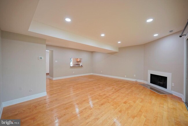 Building Photo - 1035 Pendleton Ct
