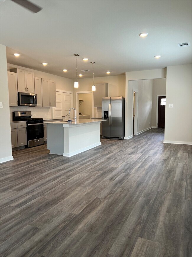 Building Photo - 6737 Chinapkin Oak Ln