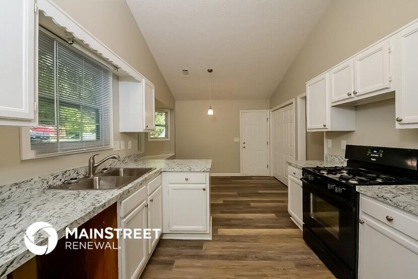 Building Photo - 8443 Cedar Creek Ridge