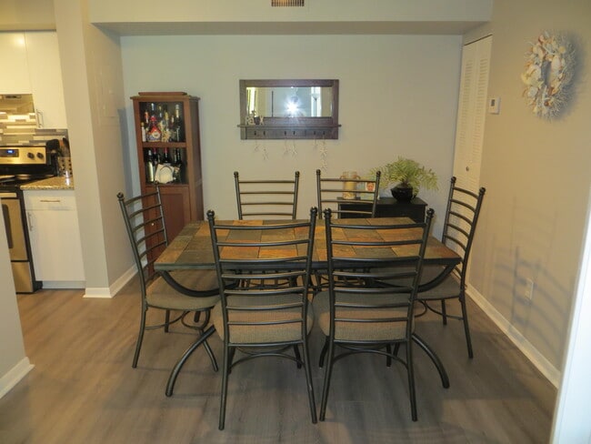 Building Photo - 123 Yacht Club Way