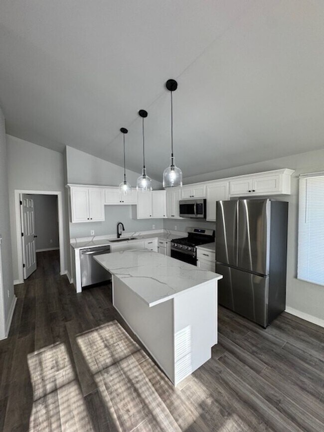 Building Photo - 2 Bedroom, 2 Bathroom Home- Cedar Lake, IN