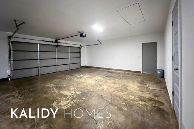 Building Photo - 1319 W Gemini Rd