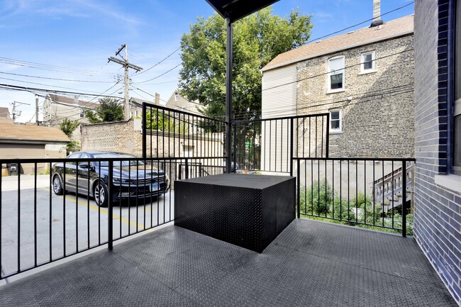 Building Photo - 1814 S Throop St