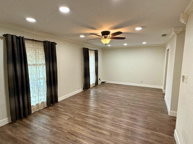 Building Photo - Move-In Special. Half off the first full month's rent with a 12-month lease.