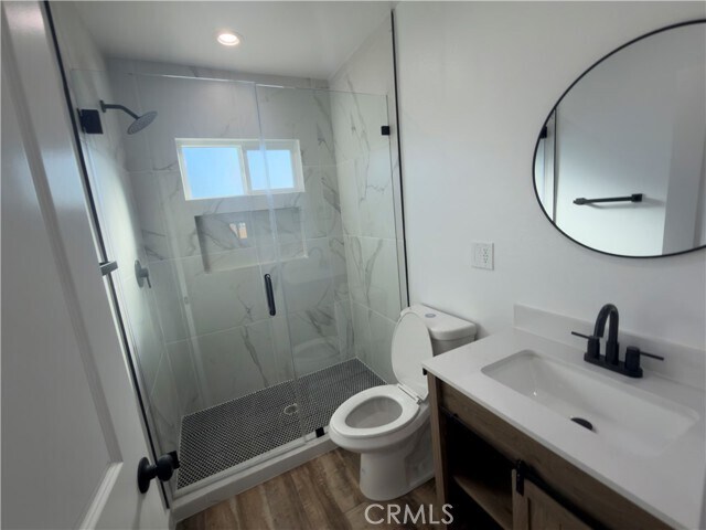 Building Photo - 521 W 78th St