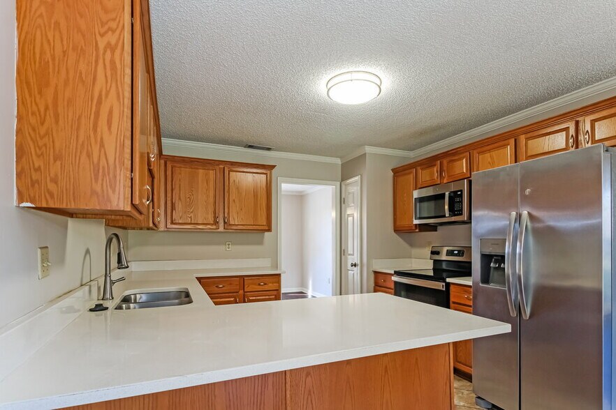 Building Photo - 7678 Mineral Crest Cir N
