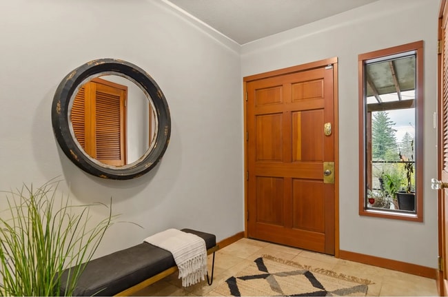 Building Photo - Stunning Portland Home with Open Floor Plan, Gourmet Kitchen, and Spa-Like Bathroom!