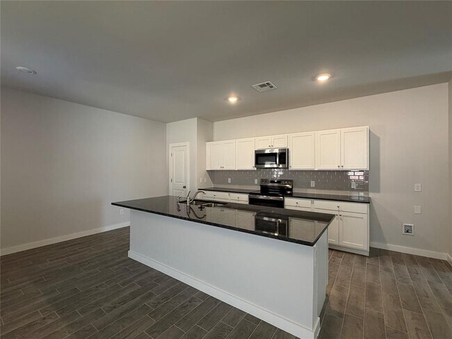 Building Photo - 17371 Lantana Loop