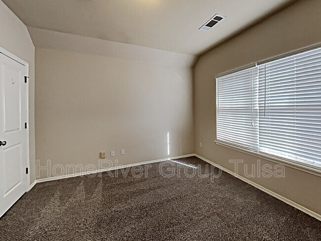 Building Photo - 3710 N Ironwood Pl