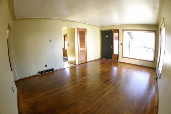 Building Photo - 1110 Dallas Ave SE