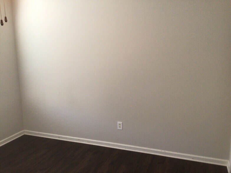 Building Photo - 2111 Less Traveled Trail