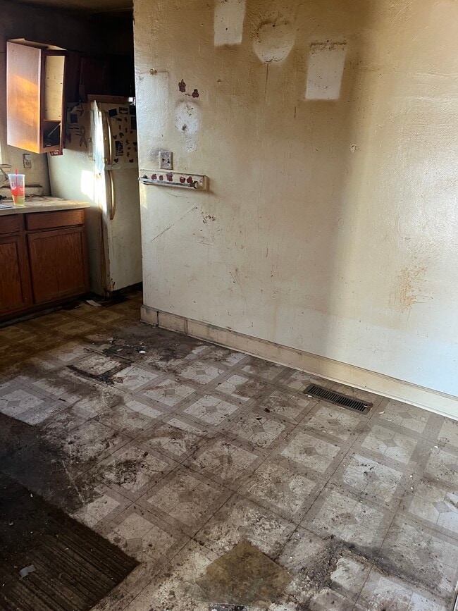 Building Photo - 335 N Fairmont Ave