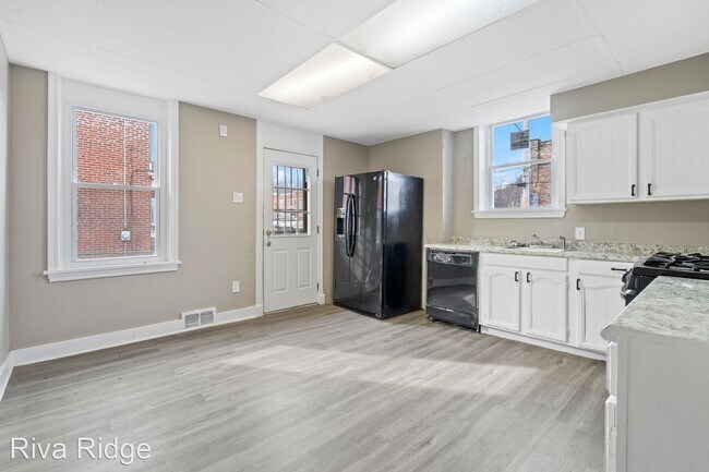 Building Photo - 3 br, 1 bath House - 200 West Elizabeth St...