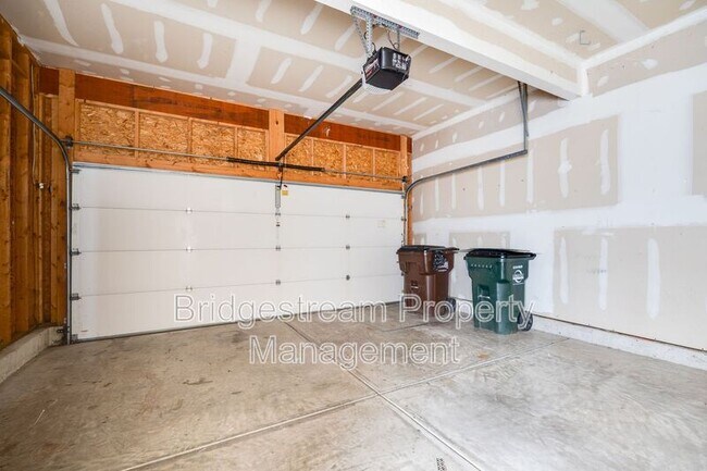 Building Photo - 1875 Prairie Clover Dr