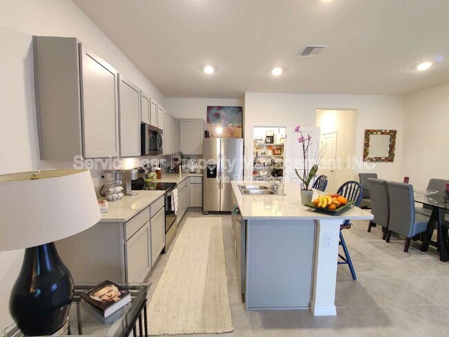 Building Photo - 32988 Major Oak Dr