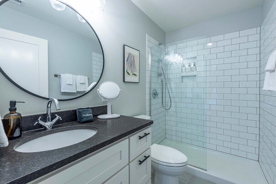 Building Photo - 962 Riceville Rd