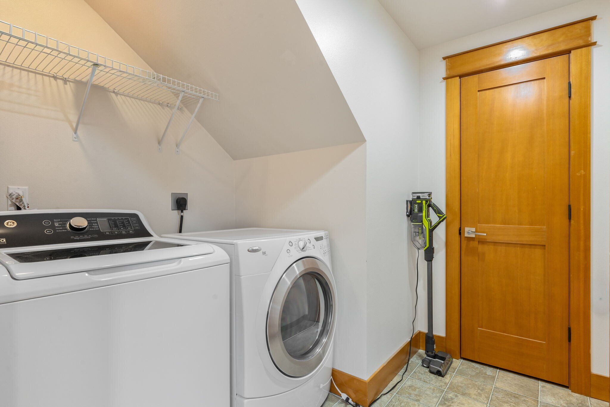 Building Photo - 3006 SW Hinds St