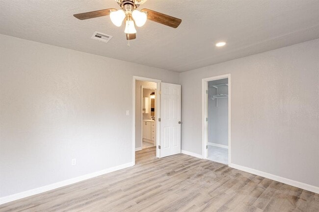 Building Photo - 2605 Queensbury Rd