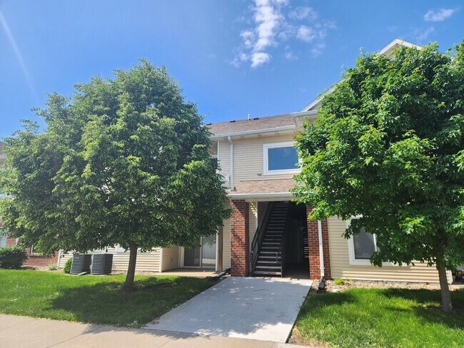 Primary Photo - 1835 SW White Birch Cir