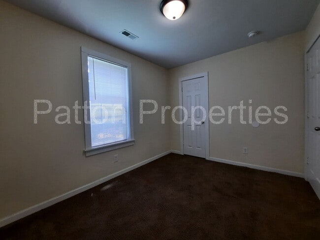 Building Photo - Five Points Home