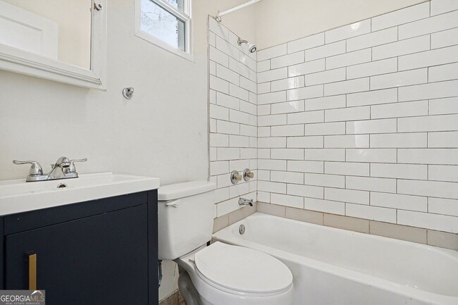 Building Photo - 504 Calhoun St NW