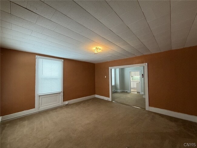 Building Photo - 7 S Washington St