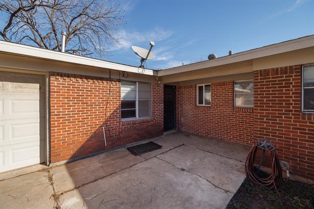 Building Photo - 2140 Glenwood Dr