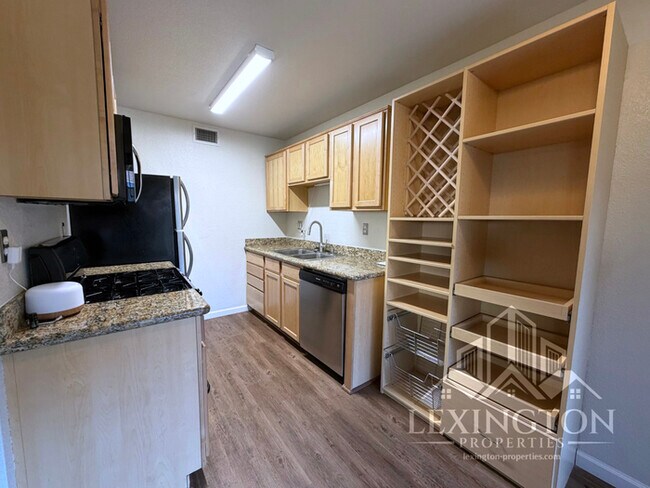 Building Photo - Stunning, 2BD/1BA, Condo home in The Villaggio Community, near Madison Ave. and American River Co...
