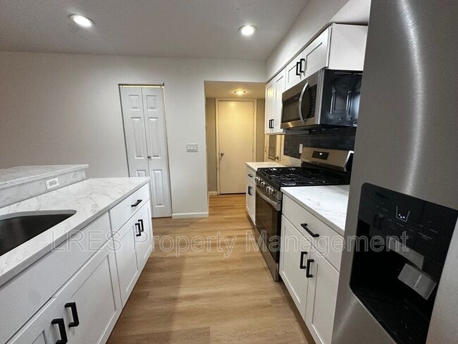 Building Photo - 10647 Deergrass Ln