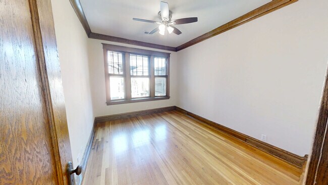 Building Photo - 3765 N Lakewood Ave