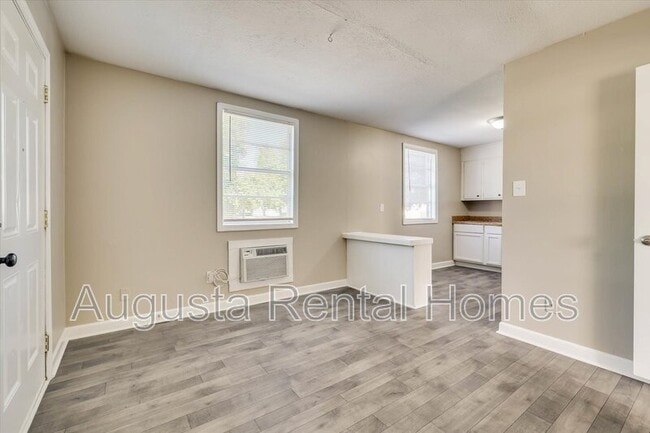 Building Photo - 319 A Verdery Drive