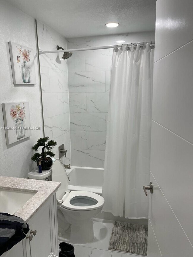 Building Photo - 505 NW 72nd Ave