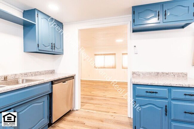 Building Photo - 209 1/2 S. Ijams St.