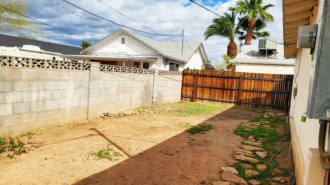 Building Photo - CENTRAL PHOENIX AFFORDABLE READY TO RENT!!!!