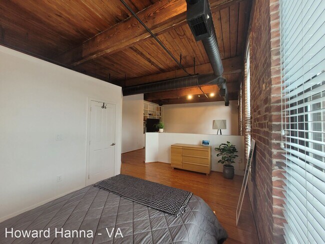 Building Photo - 1 br, 1 bath House - 230 W. Tazewell Stree...