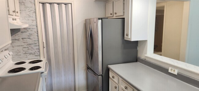 Building Photo - 11550 Chimney Rock Rd