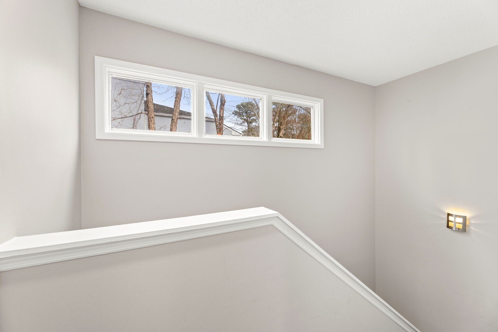 Upstairs Landing with Natural Light - 1486 Briaroaks Trl NE