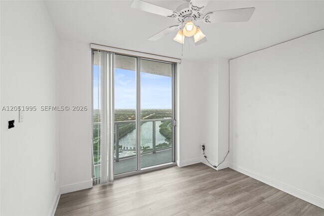 Building Photo - 2681 N Flamingo Rd