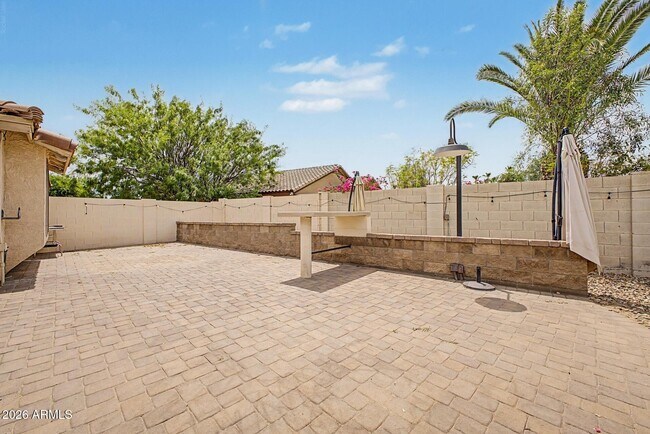 Building Photo - 16550 N Naegel Dr