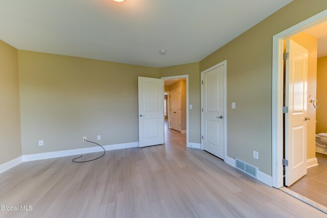 Building Photo - 74 Waverly Cir