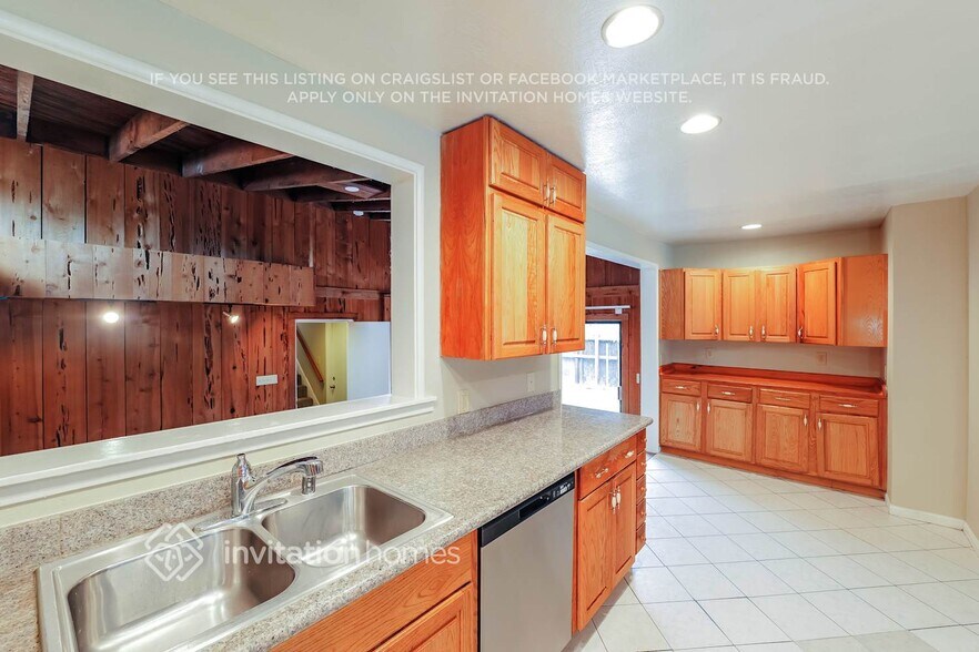 Building Photo - 1200 W 10th St