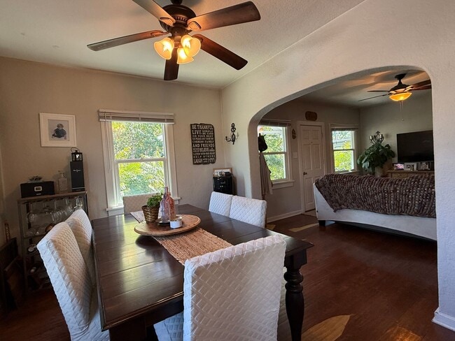 Building Photo - Carlsbad Home across from Holiday Park