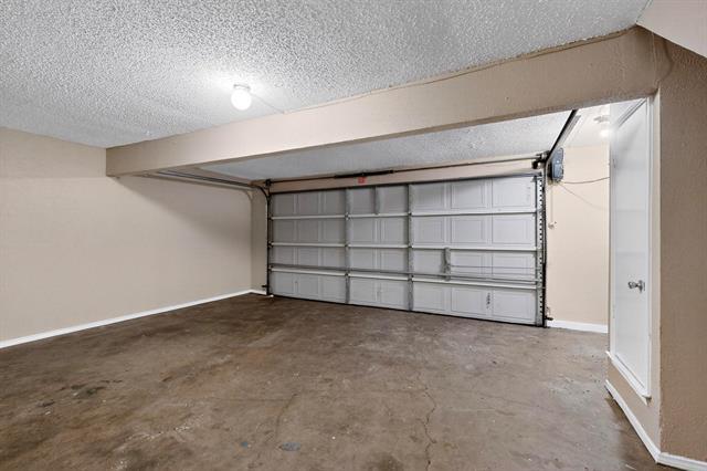 Building Photo - 912 N Nursery Rd