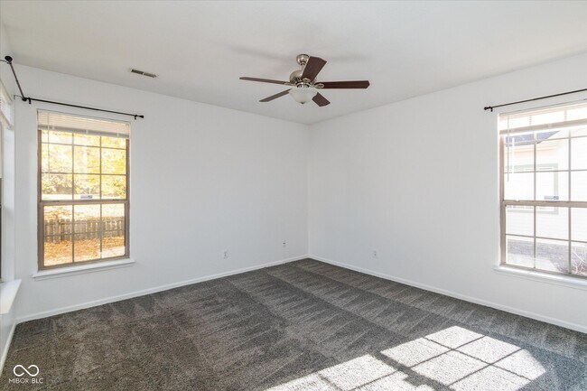 Building Photo - 10276 Lakeland Dr