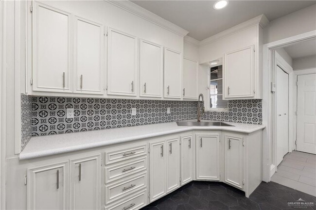 Building Photo - 1305 Quince Ave