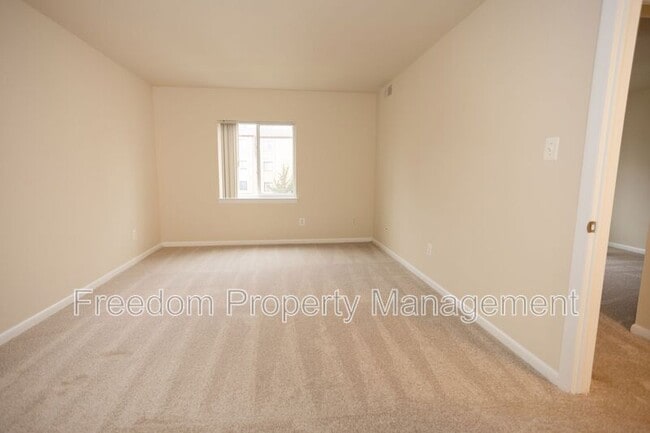 Building Photo - 10629 Provincial Dr