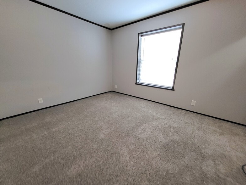 Building Photo - 151 Whippoorwill Ln